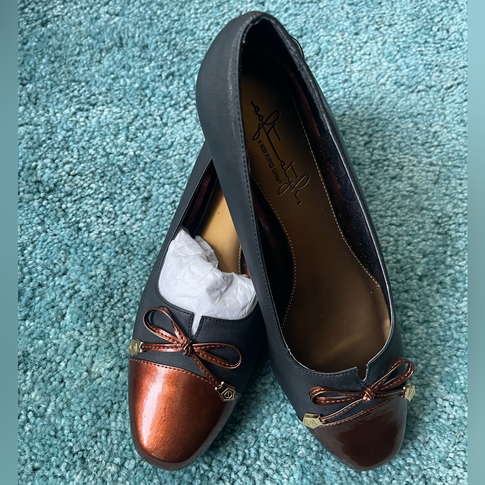 Hush Puppies Vintage Soft Style Mini Heel
